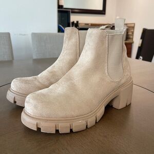 SODA Chunky Lug Sole Chelsea Ankle Boots – Cream